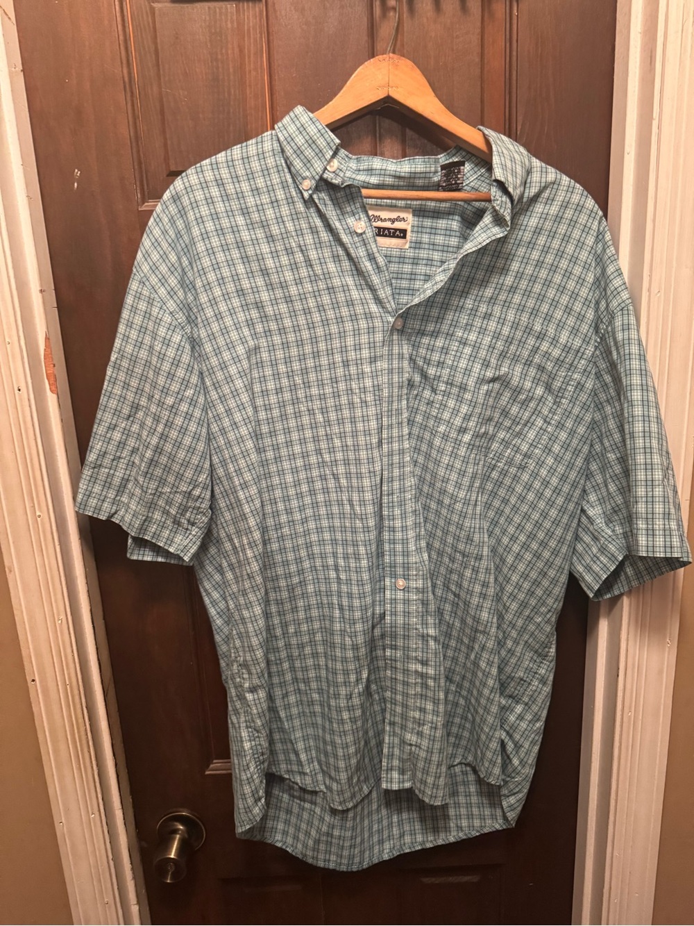 Men’s Wrangler XL Teal and White Plaid Short-Sleeve Button-Down Shirt